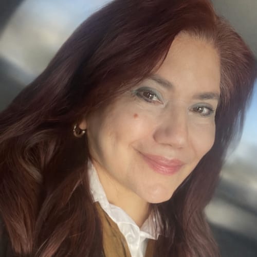 Headshot of Sanjuanita De Luna, LCSW