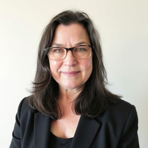 Headshot of Stephanie Bakyta, LCSW