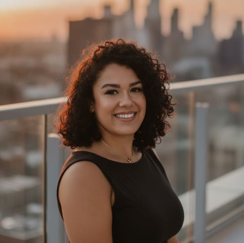 Headshot of Rheannon Chavez, LMFT