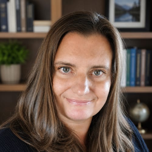 Headshot of Robyn Pavlick, LPC