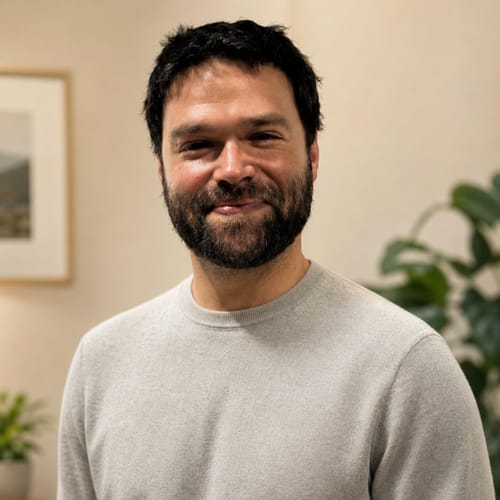Headshot of Alexander Slavin, LPC