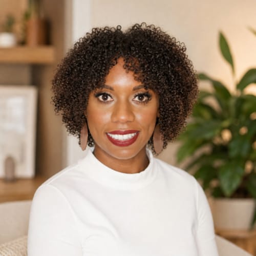 Headshot of Kimberly Diggles, LMFT