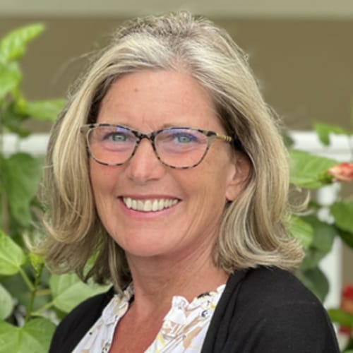 Headshot of Elizabeth Eaves, LPCMHSP