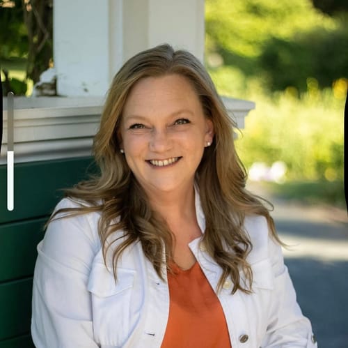 Headshot of Sarah Nuttall, LMHC