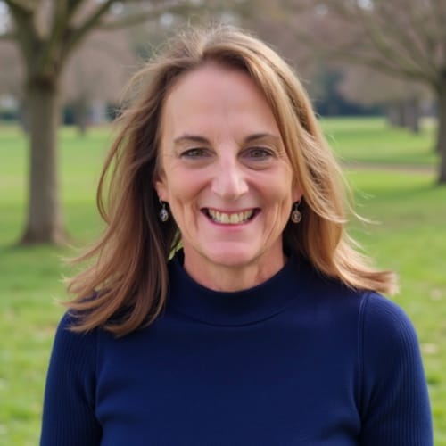Headshot of Gail Kakishita, LMFT
