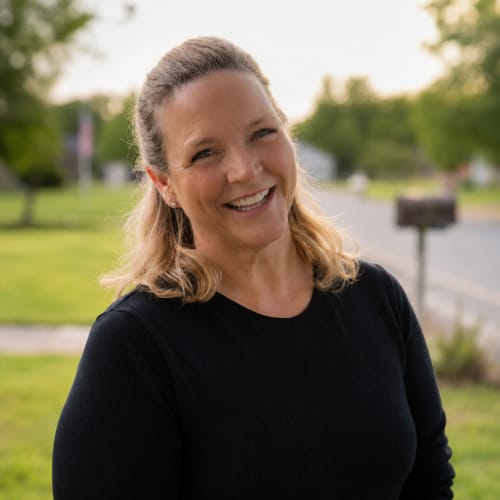 Headshot of Julie Peterson, LCSW