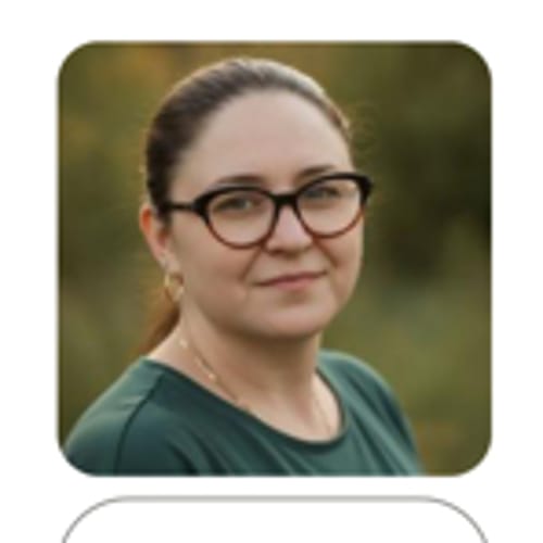 Headshot of Mary Gonzalez, LCSW