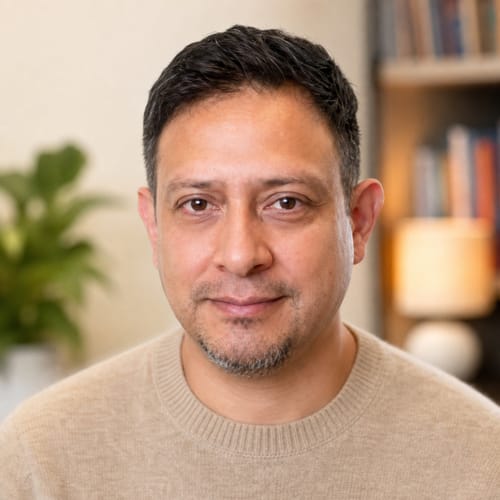 Headshot of Dimas Moncada, LCSW