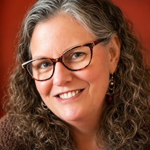 Headshot of Laura Gates, LCSW