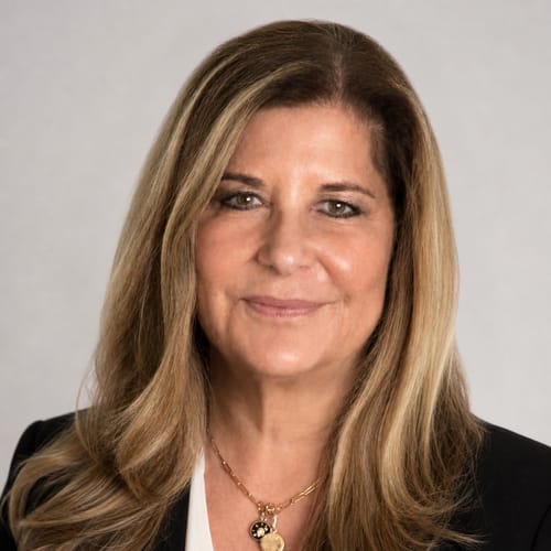 Headshot of Carrie Rappaport-Zaken, LCSW