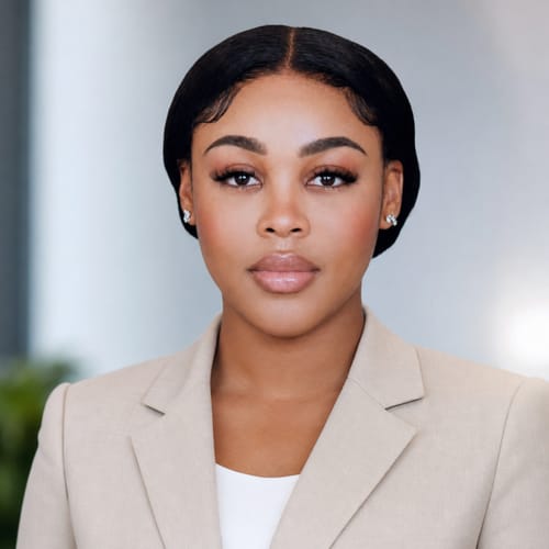 Headshot of Eve Minnis, APRN