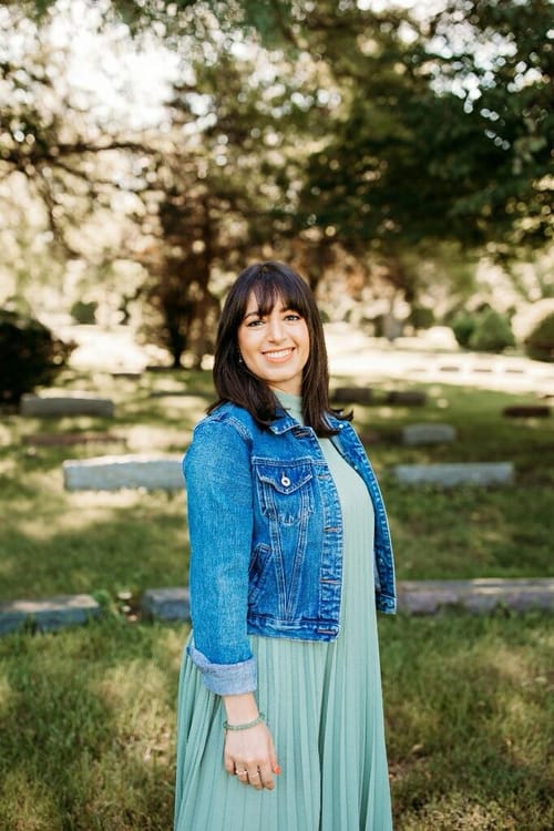 Headshot of Laura Santos, CP