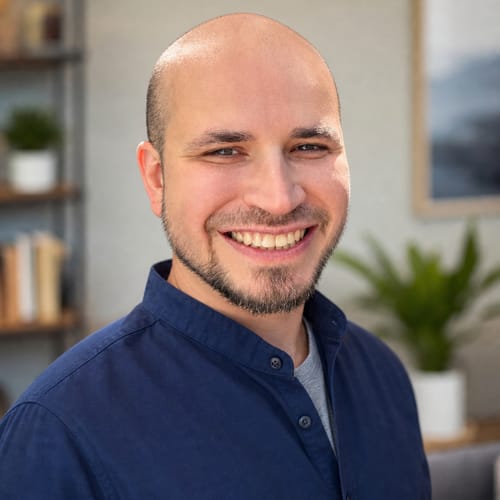 Headshot of Kyle Windham, LMFT