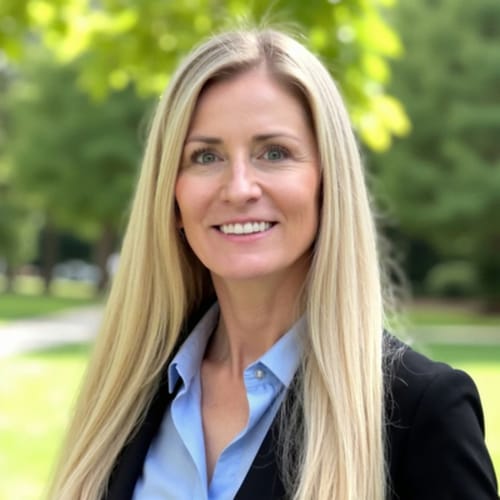 Headshot of Linda Nicole Bakely, LCSW