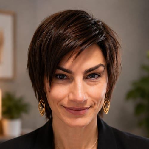 Headshot of Lauren Toys, NP