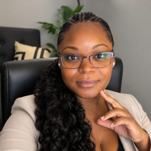 Headshot of Zanaeya Fitts, LCSW
