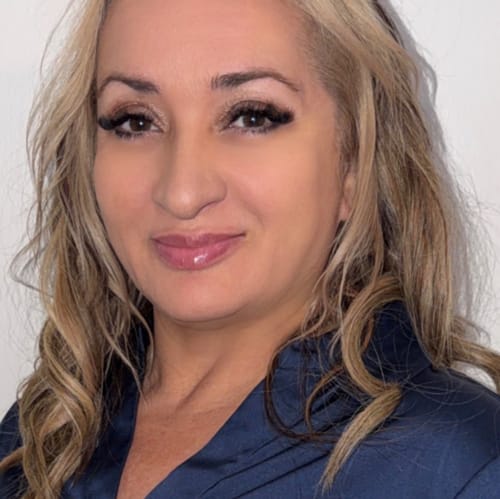 Headshot of Stephanie Spaniak, LMFT