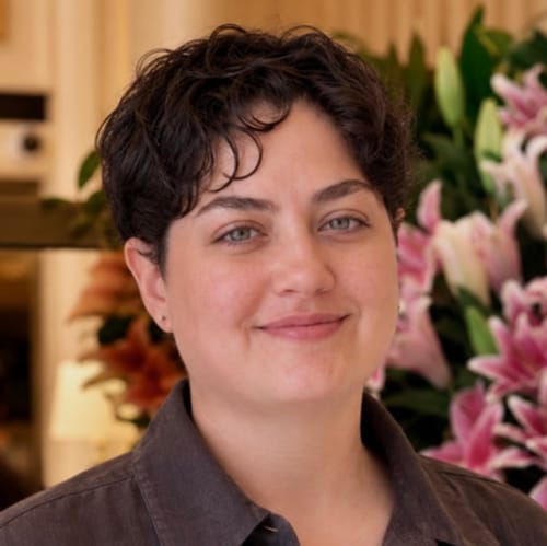 Headshot of Tina Namakian, LMFT