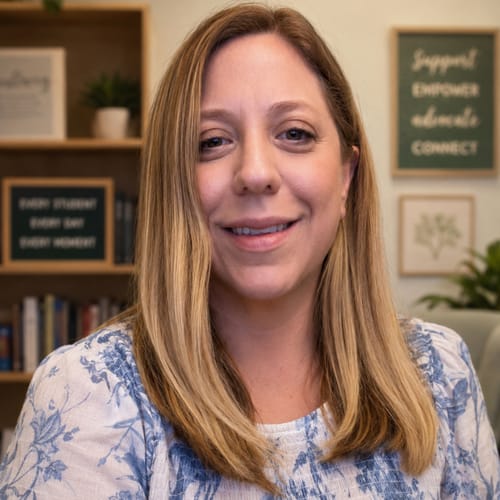Headshot of Alaina Cinquemani, LCSW
