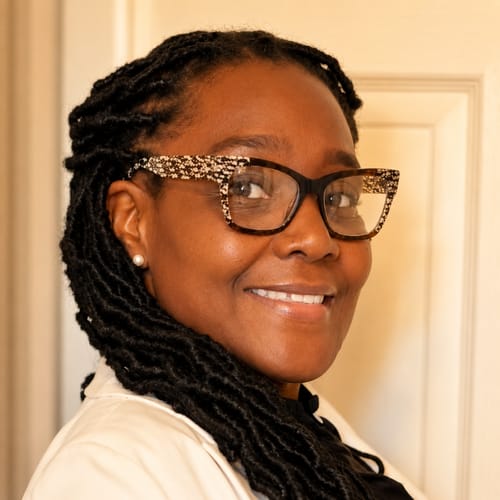 Headshot of Lisa Thorpe, LPC