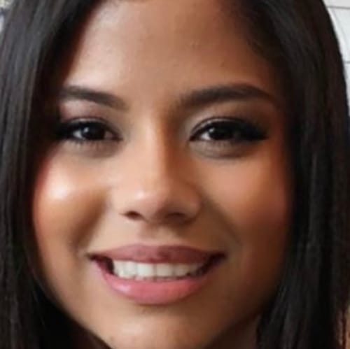 Headshot of Adriana Daza, LMFT