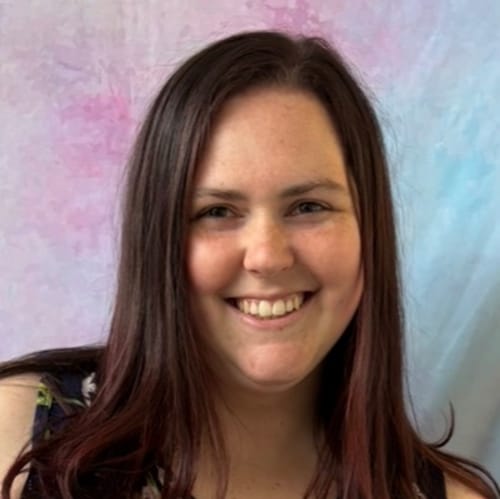 Headshot of Alyssa Shadbolt, LCSW