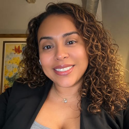 Headshot of Jennifer Santos, LPC