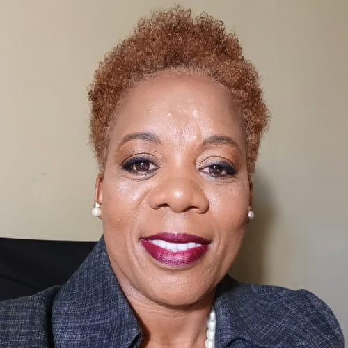 Headshot of Yolanda Carter, LMHC