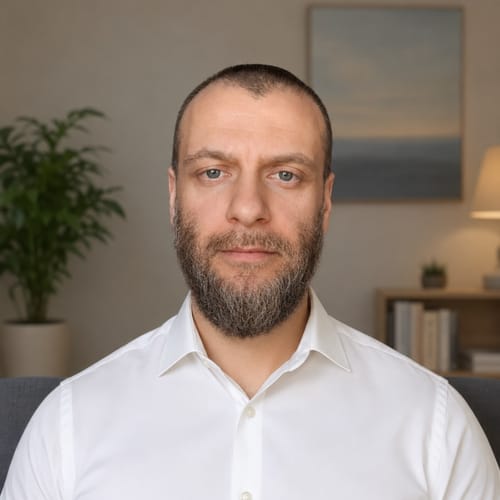 Headshot of Baruch Gubnitsky, LCSW