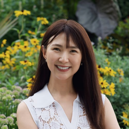 Headshot of Mai Lisi, LCSW
