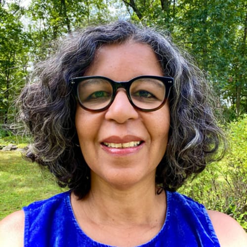 Headshot of Lourdes Thomas-Leahy, LMFT