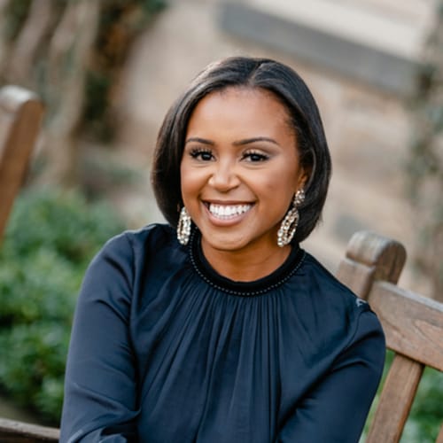 Headshot of Camara Epps, LPC