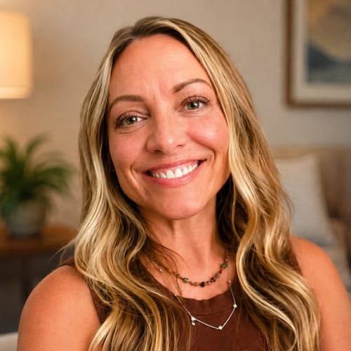 Headshot of Stephanie Debter, LICSW