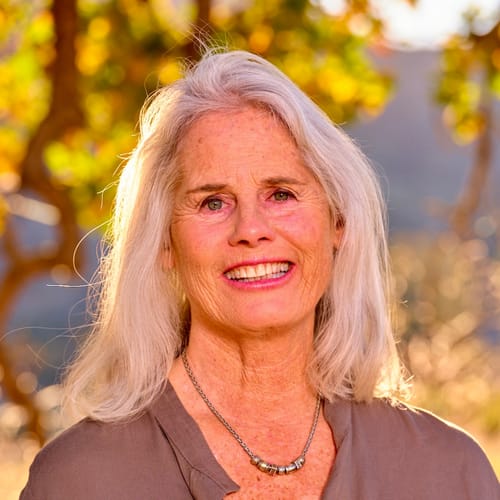 Headshot of Laura Kansteiner, LMFT