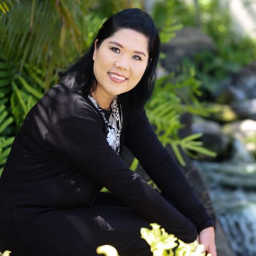 Headshot of Traci Muramoto, LMFT