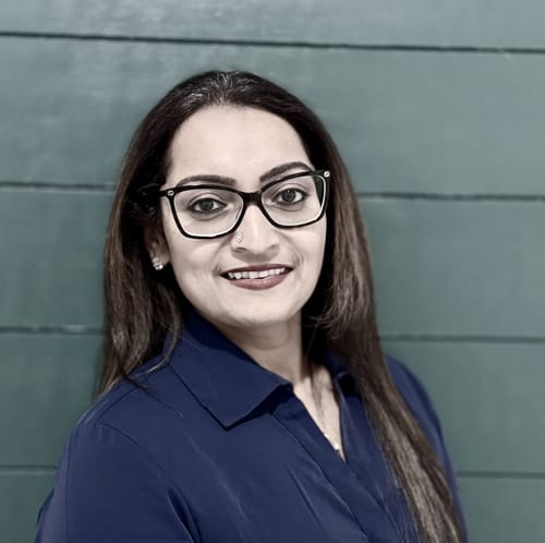Headshot of Anu Thomas, LMHC