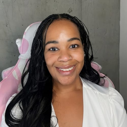Headshot of Ariel Harris, LCSW