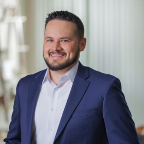 Headshot of Enrique Vargas, MD