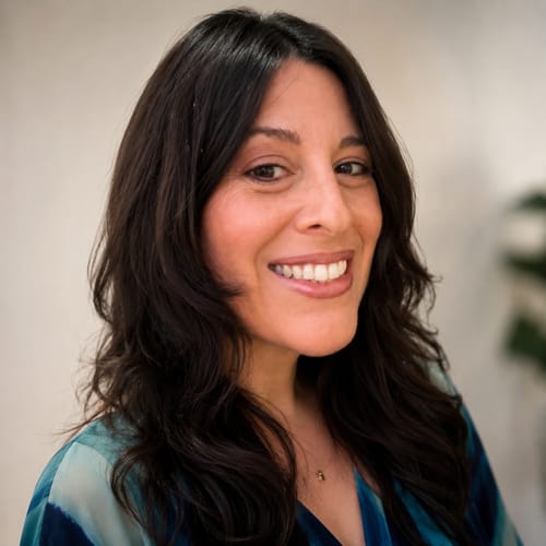 Headshot of Sophie Mendez-Langberg, LMFT
