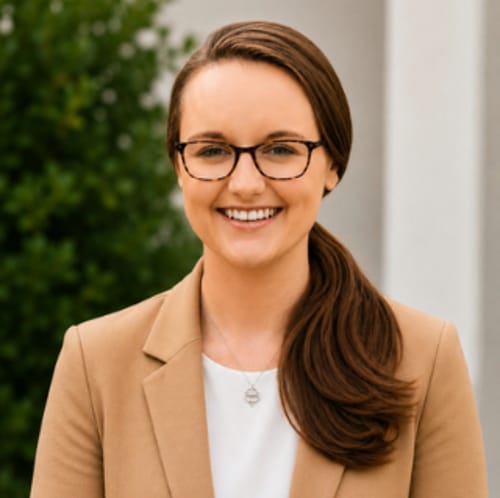 Headshot of Alexis Farley, LMFT