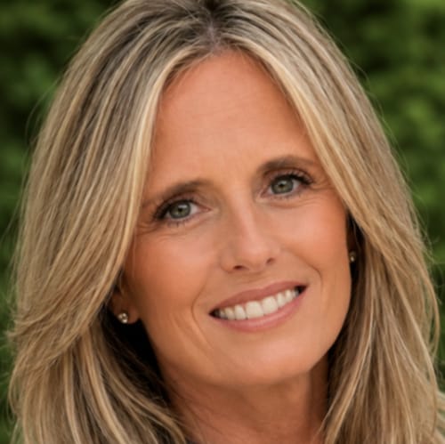 Headshot of Michelle Roglieri, LCSW