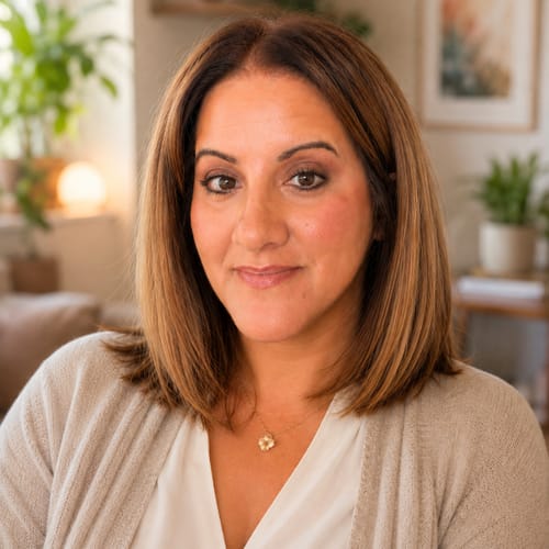 Headshot of Mandana Ghalebi, LMFT