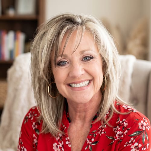 Headshot of Donna Wallis, LCSW