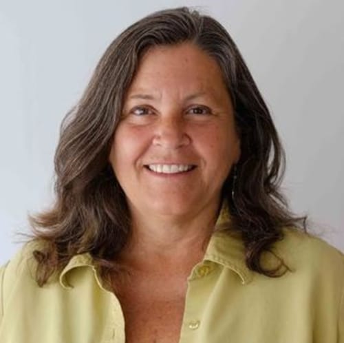 Headshot of Lesley Van Voorhees, LCSW