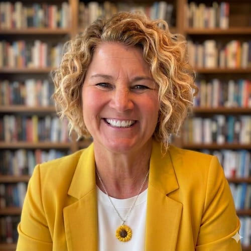Headshot of Lisa LaBella, LICSW