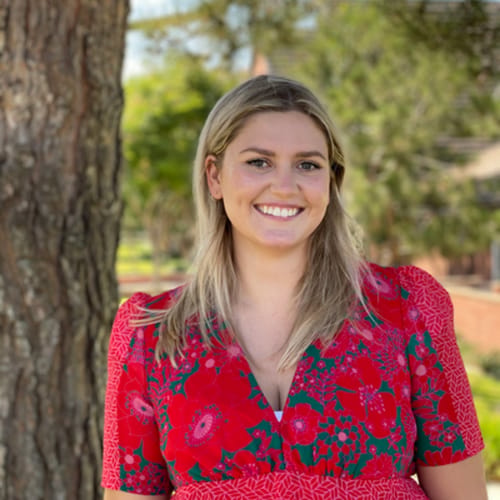 Headshot of Amanda Daines, LCSW