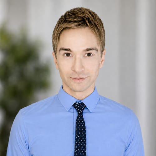 Headshot of Travis Sutton, LPC