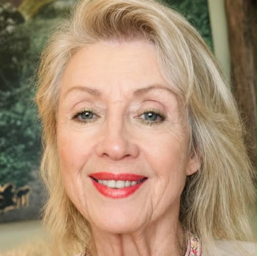 Headshot of Cynthia Curnan, LMFT