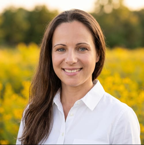 Headshot of Rikki Glantz, LCSW