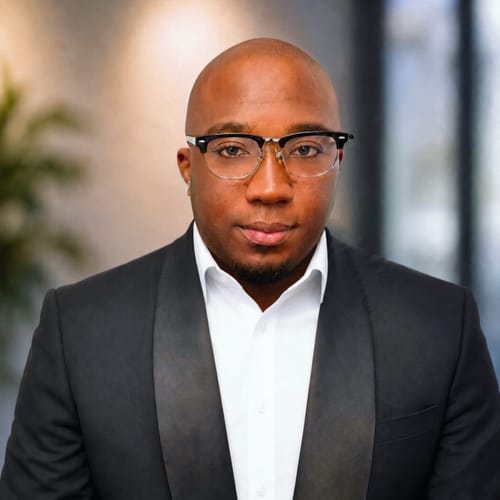 Headshot of Donnie Ogbudinkpa, APN